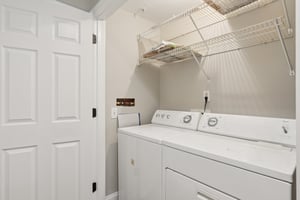 W 4th St-S0104-047.jpg