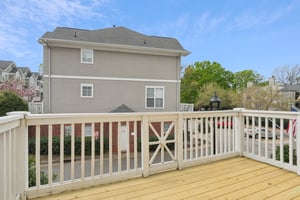 W 4th St-S0104-049.jpg