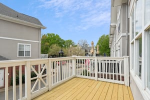 W 4th St-S0104-050.jpg