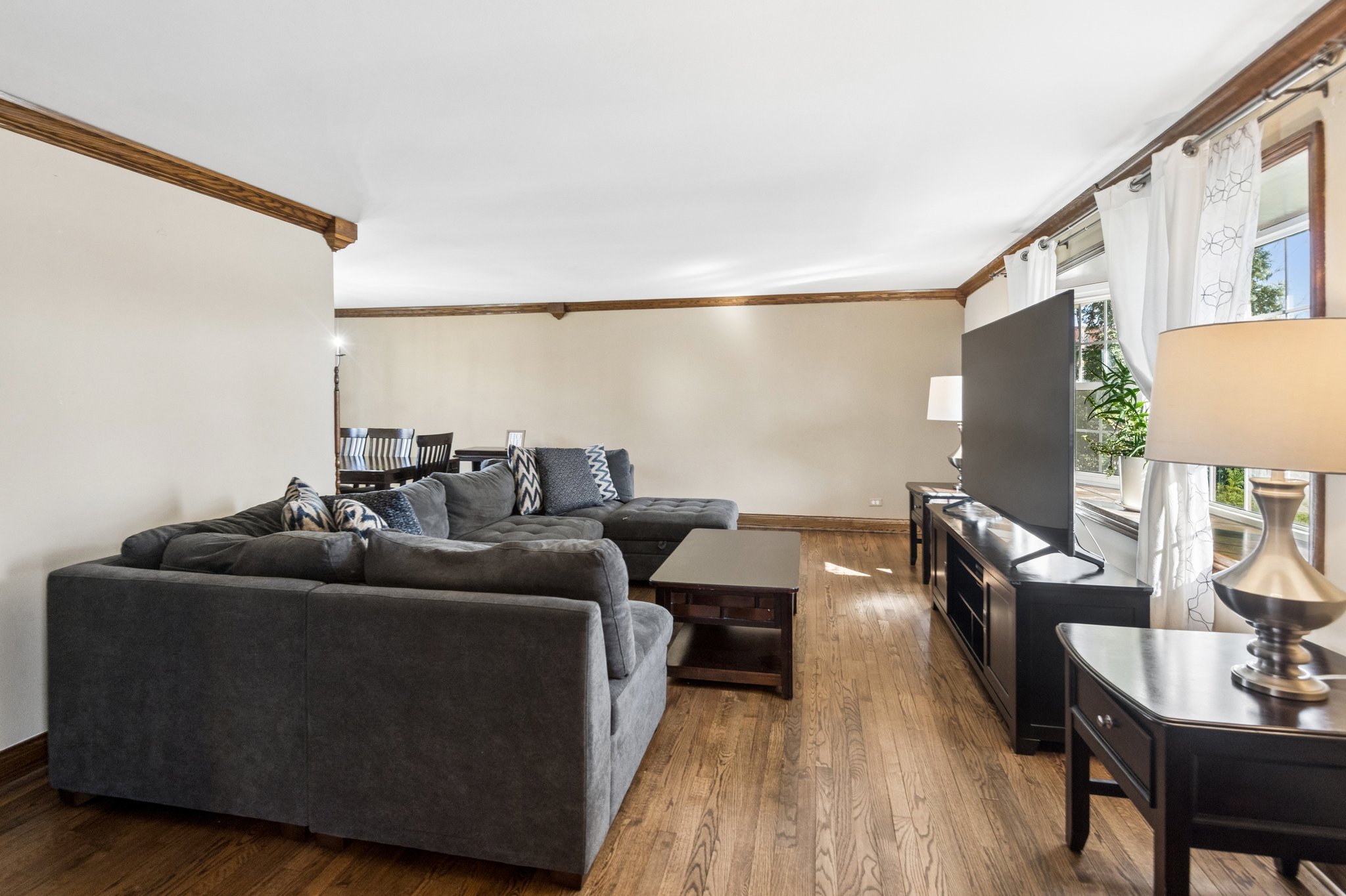 828 Harwich Ln_001.jpg