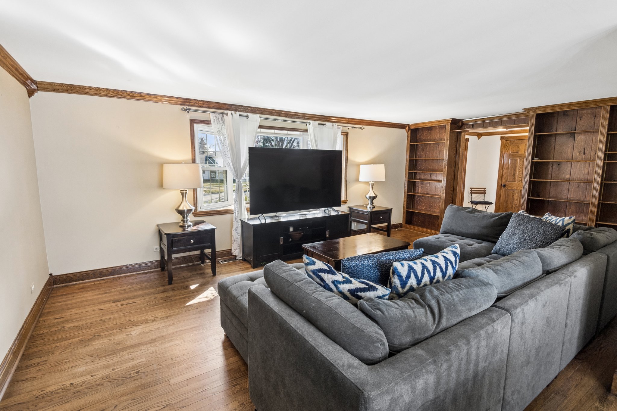 828 Harwich Ln_003.jpg