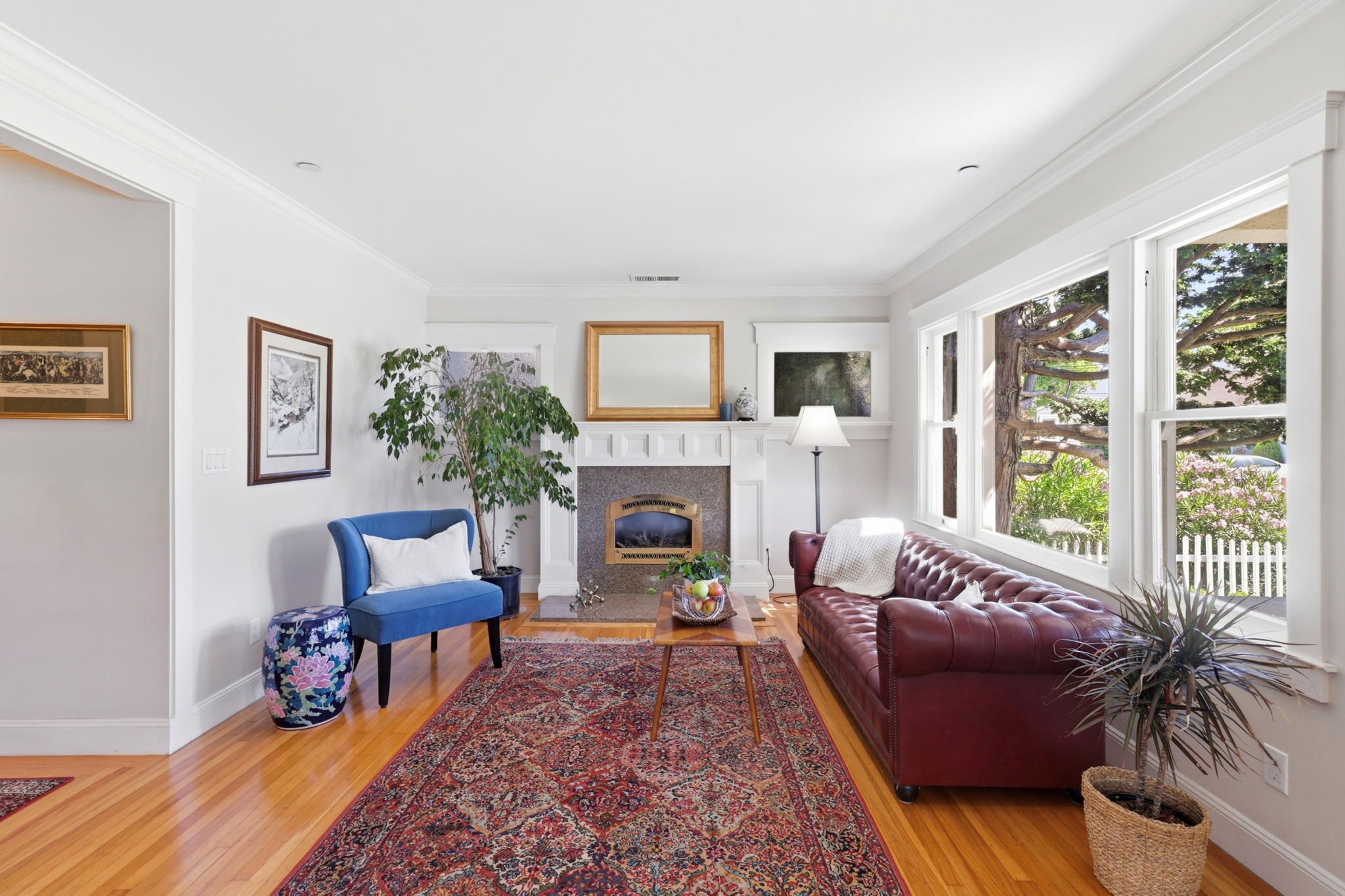 009_F8_828 Laurel Ave