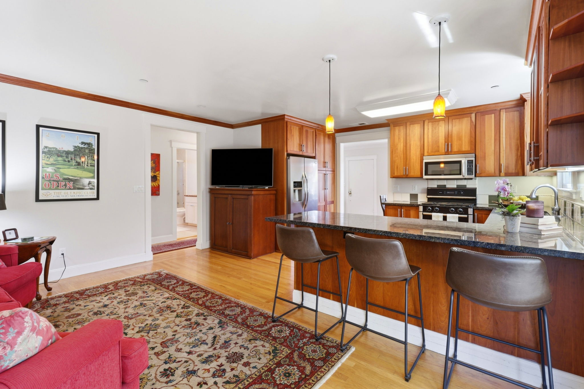 013_F8_828 Laurel Ave