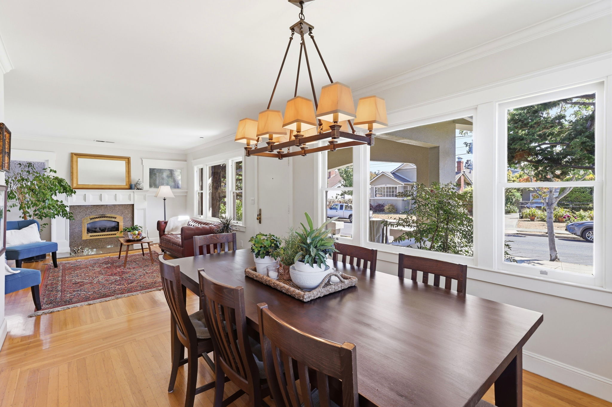 024_F8_828 Laurel Ave