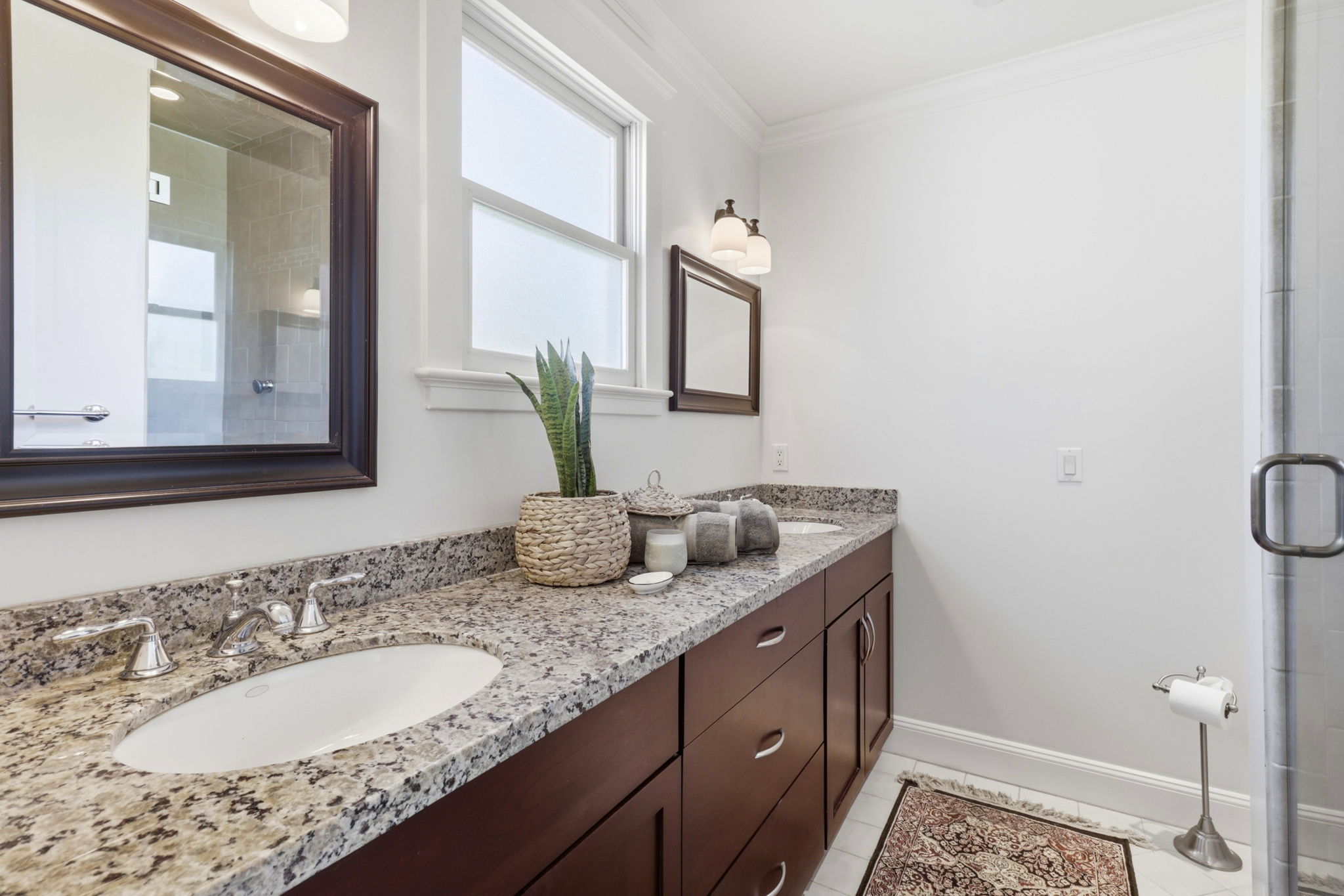 037_F8_828 Laurel Ave