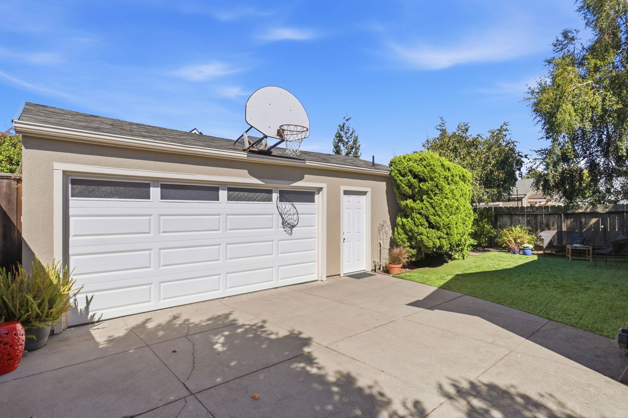 049_F8_828 Laurel Ave