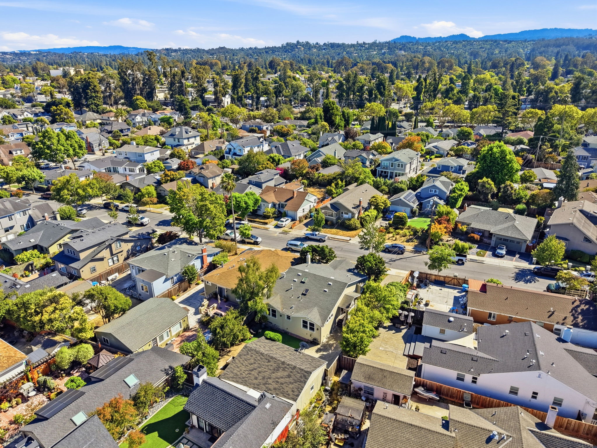 012_F8_AERIAL_828 Laurel Ave