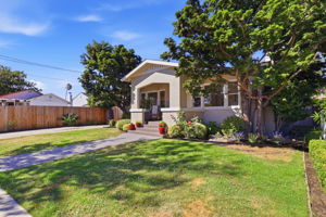 002_F8_828 Laurel Ave