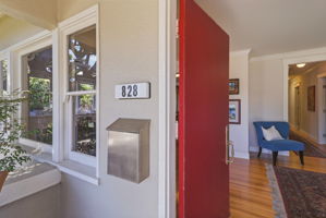006_F8_828 Laurel Ave