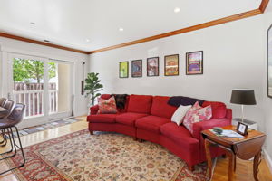 012_F8_828 Laurel Ave