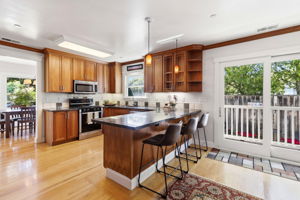 015_F8_828 Laurel Ave