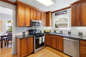 017_F8_828 Laurel Ave