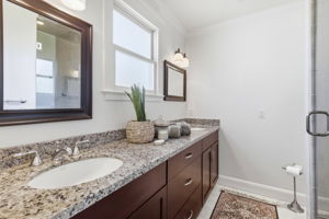 037_F8_828 Laurel Ave