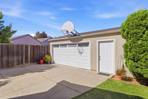 051_F8_828 Laurel Ave