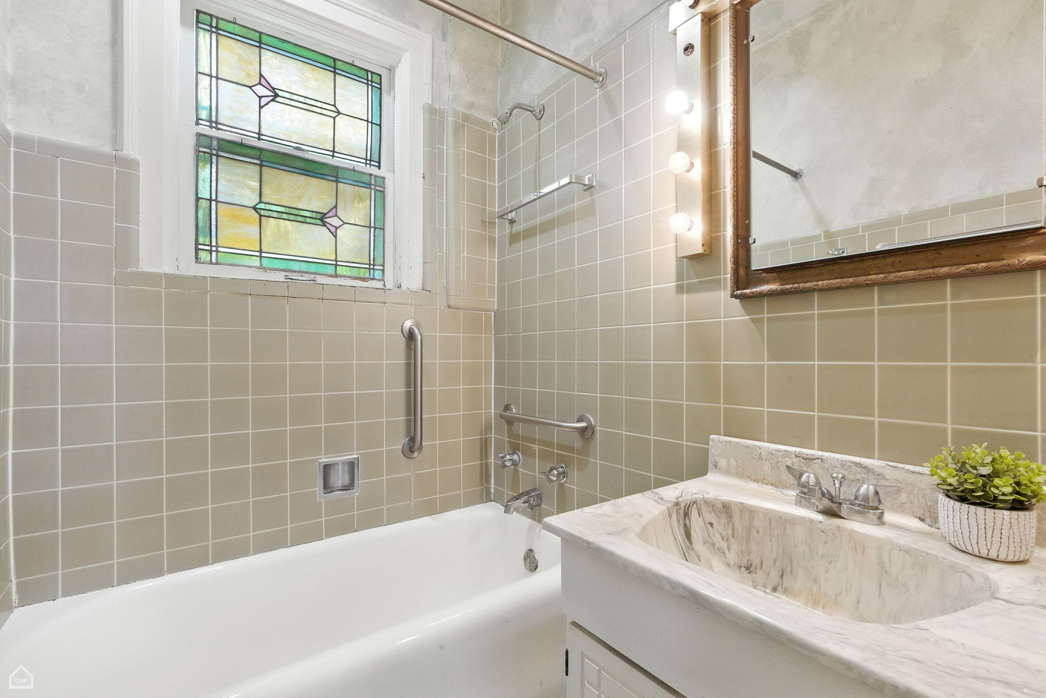 Full bath on second floor