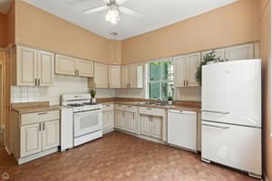 Eat in kitchen with pantry