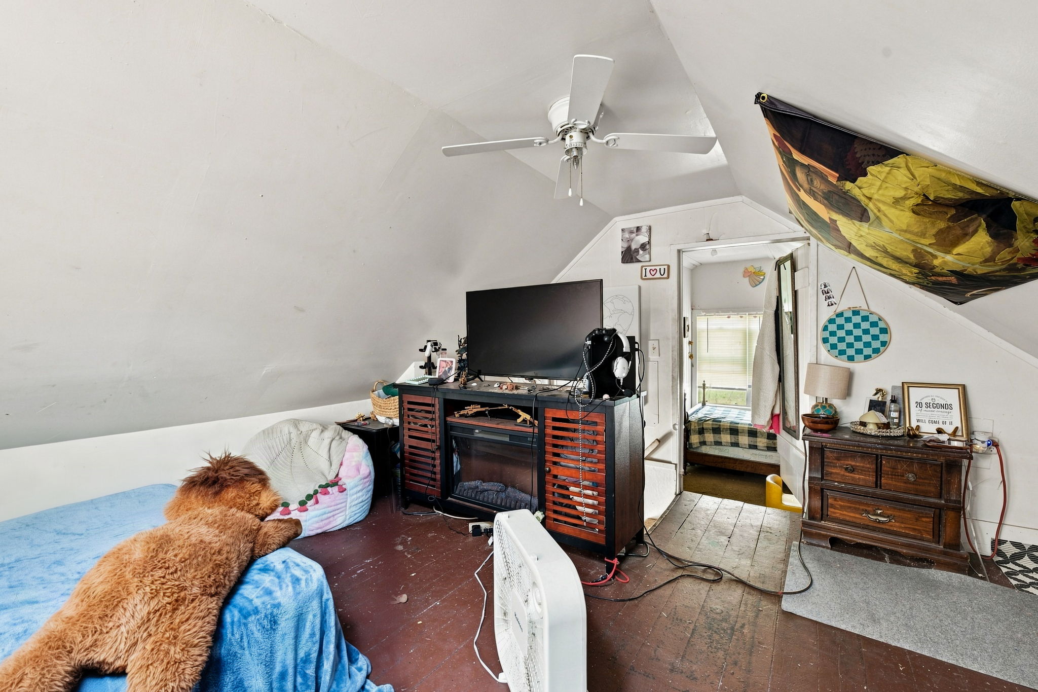  Photo 10