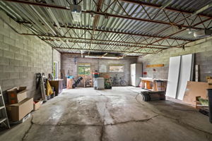  Photo 44