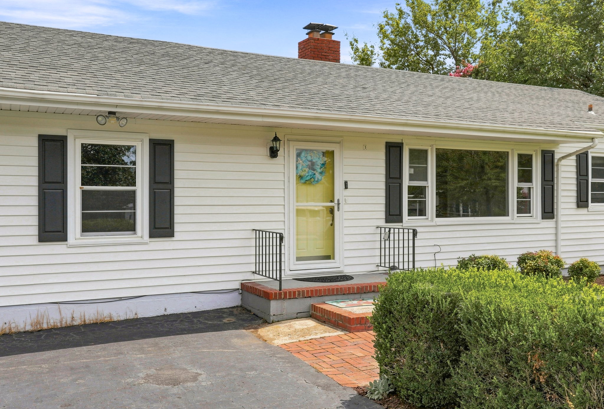 04-Exterior Front