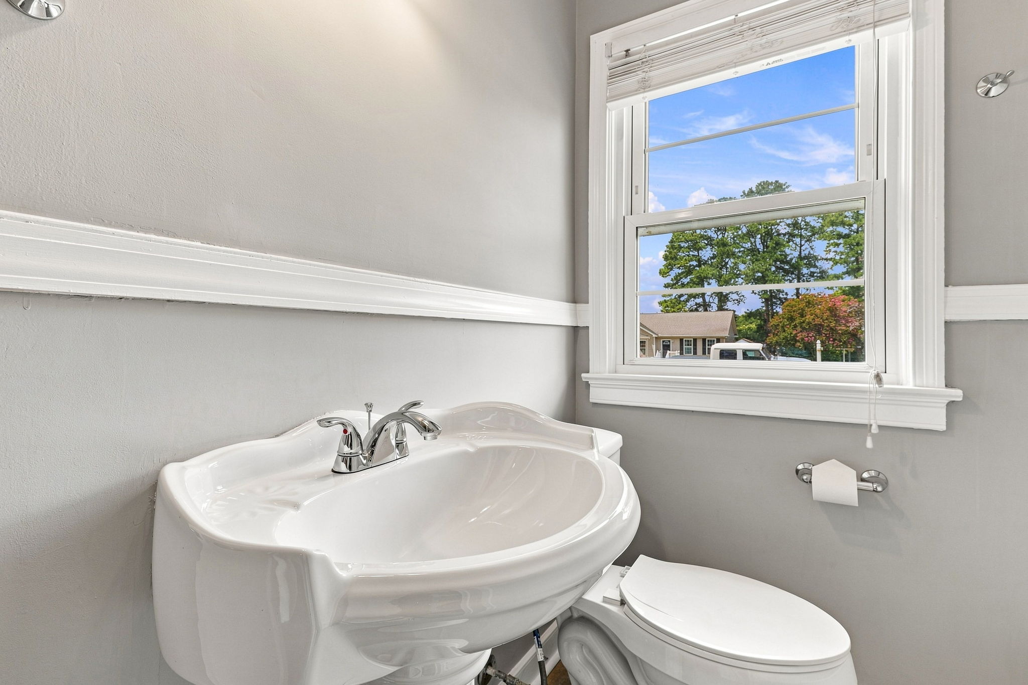 31-Hall Bath