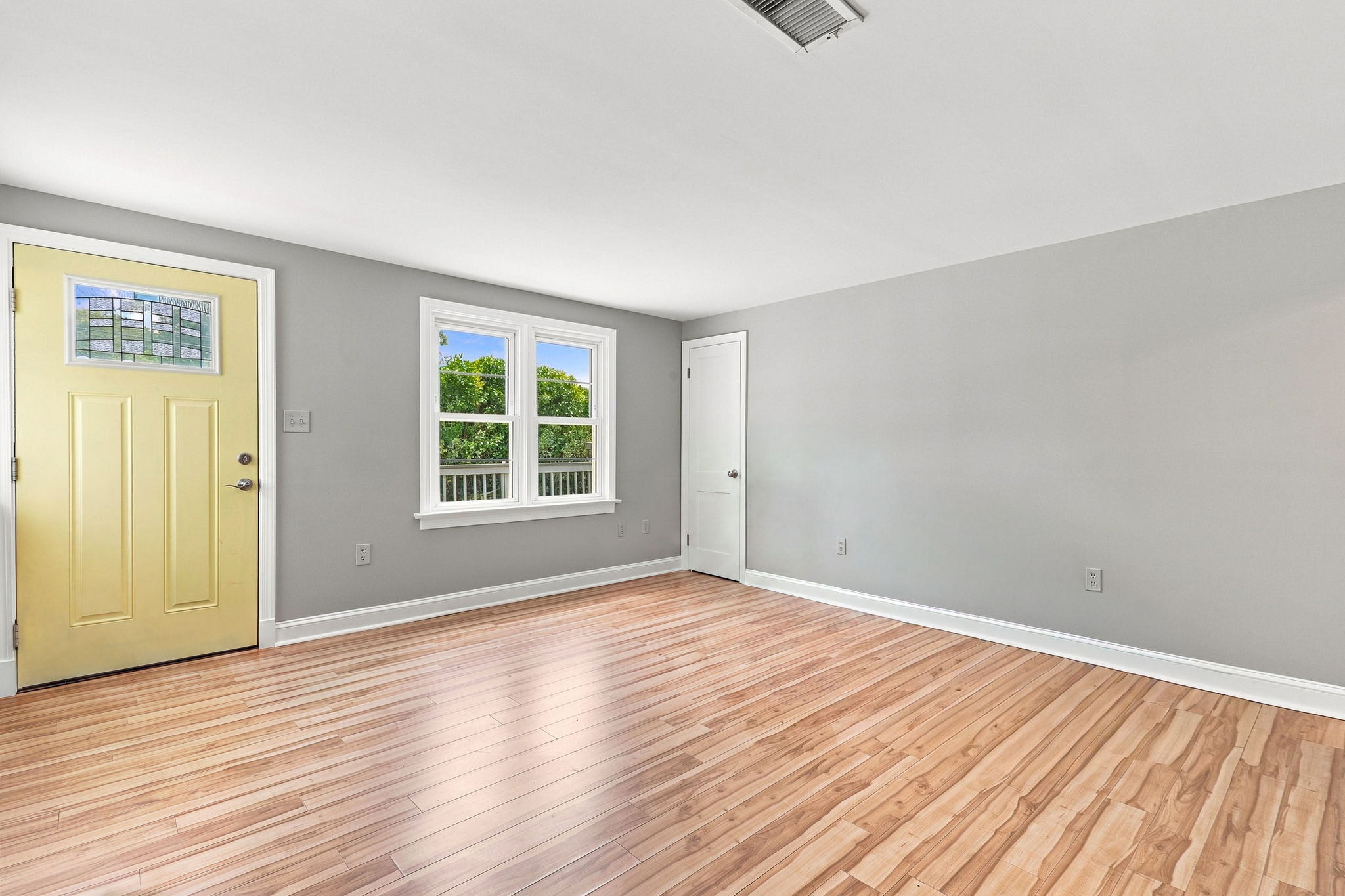 17-Family Room