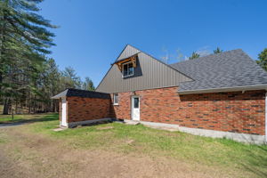  Photo 48