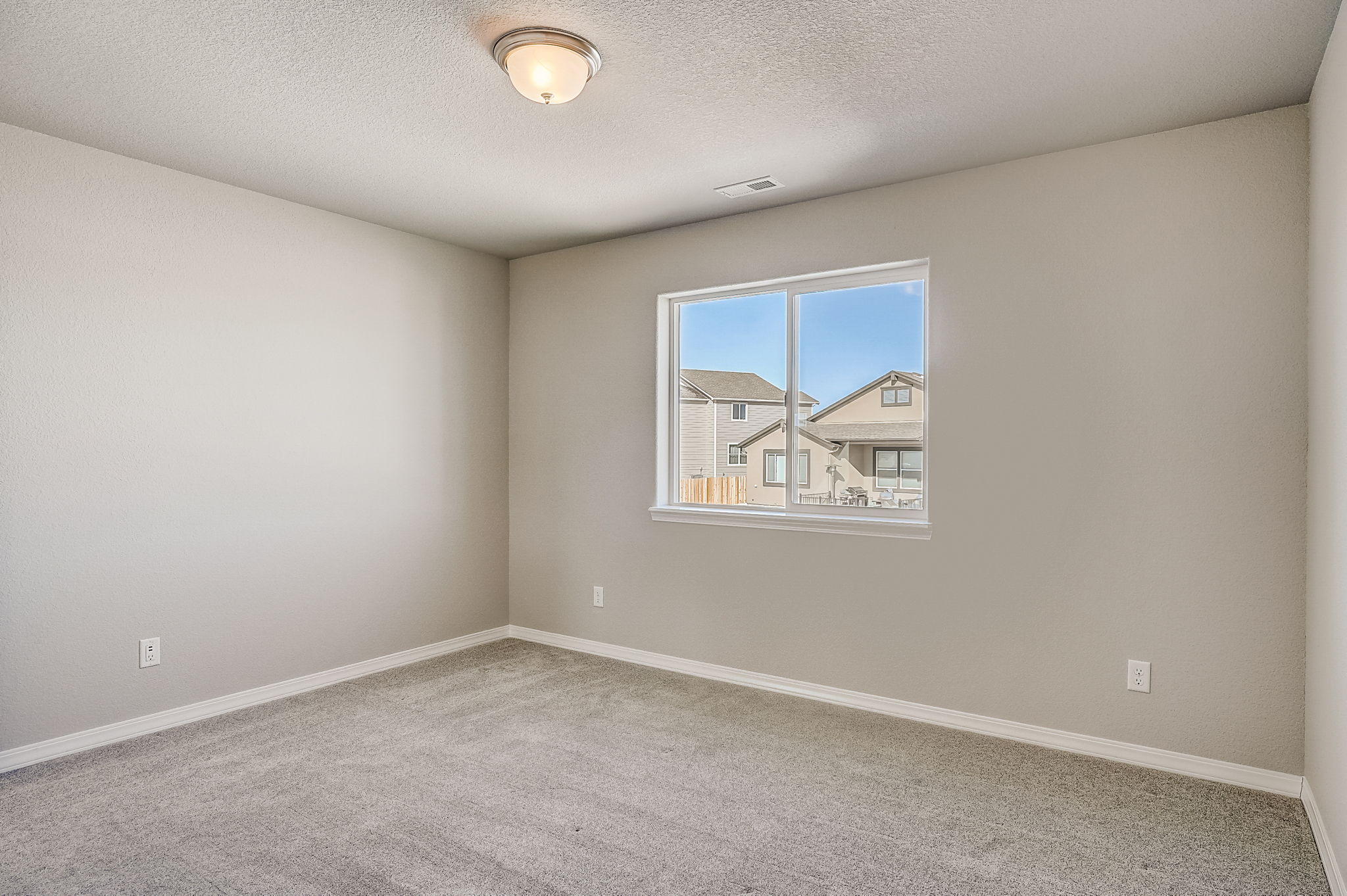 Lodge Grass Way-046
