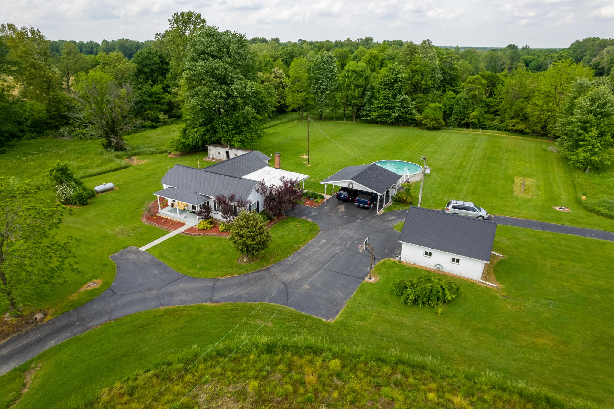 8298 W Chicken Run Rd, Madison, IN 47250 | Wonderland Studios