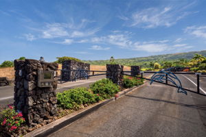 Kealakekua Bay Estates Gate
