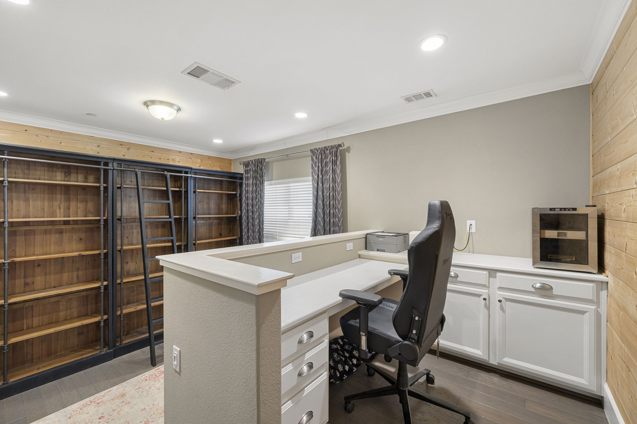  Photo 67
