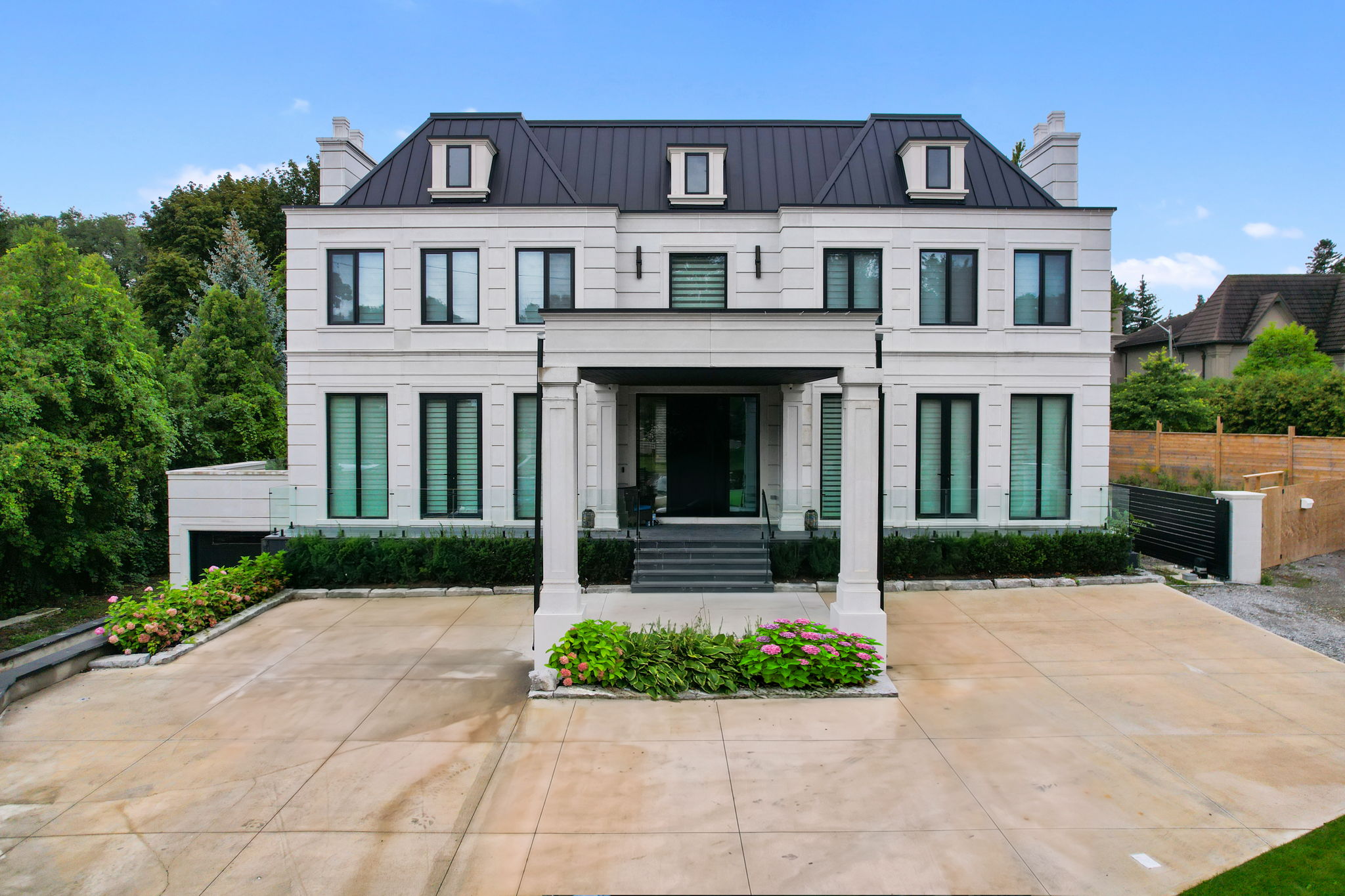 83 Forest Heights Blvd Toronto, ON M2L 2K7