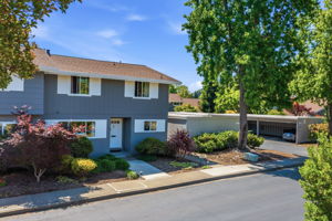  Photo 75