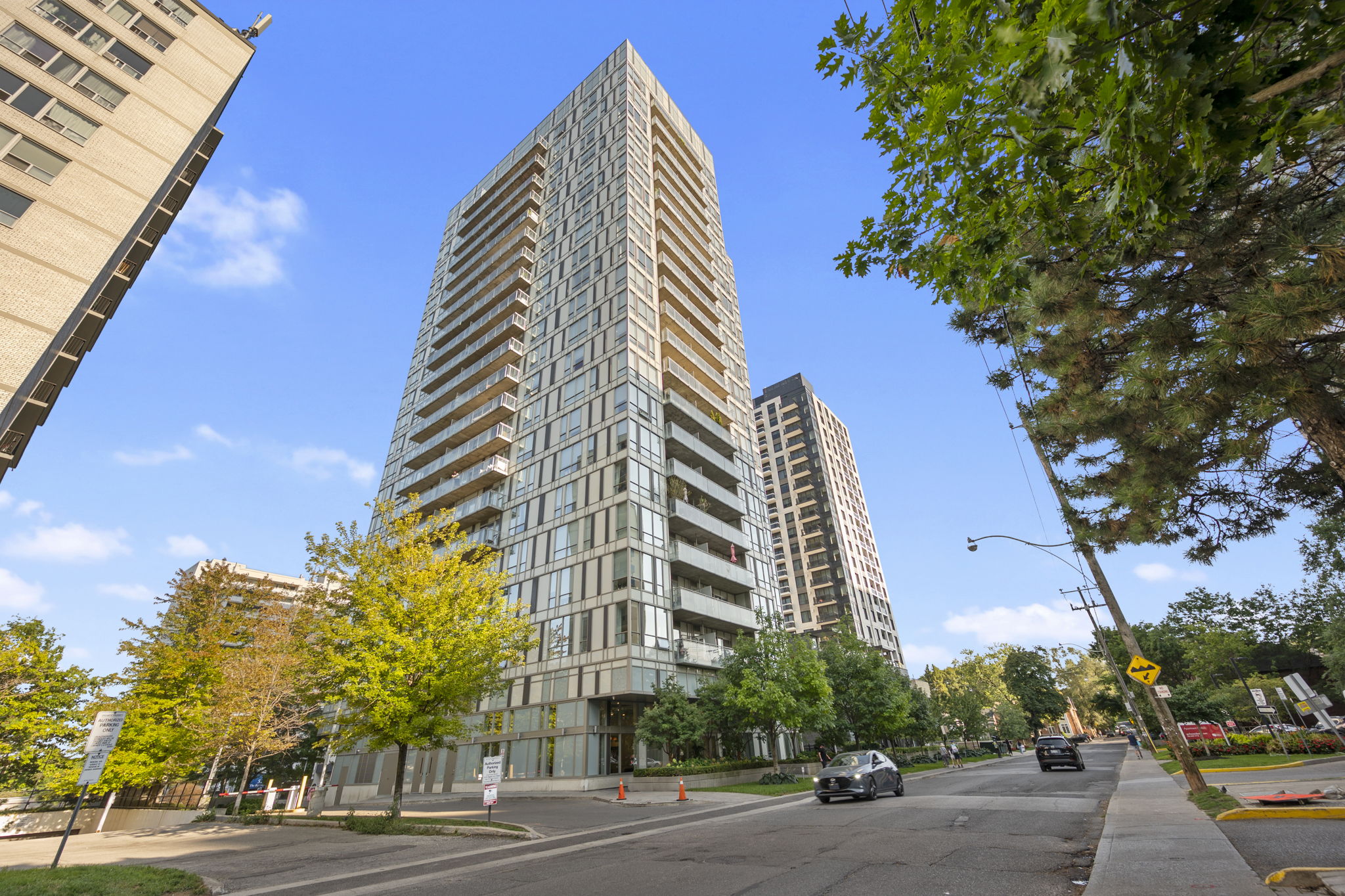 83 Redpath Ave Unit 706 Toronto, ON M4S 0A2