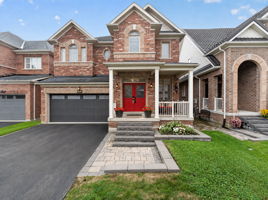 83 Strachan Trail, New Tecumseth ON — real estate photography by Amazing Photo Video
