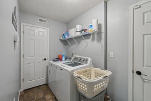 W Persimmon Dr-2206-031.jpg