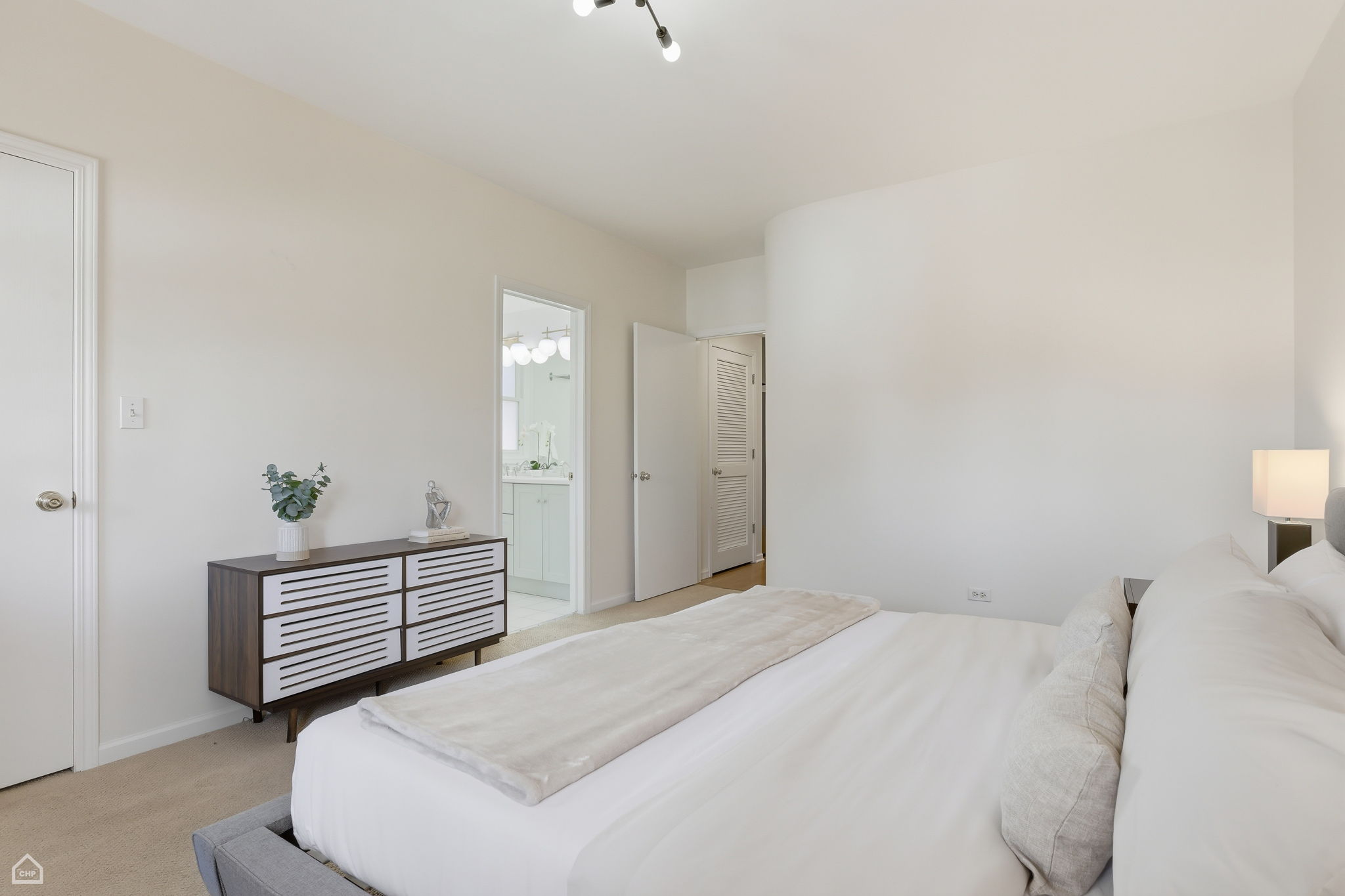 830 N Hermitage Ave 2 - Karen Ranquist_101325_010