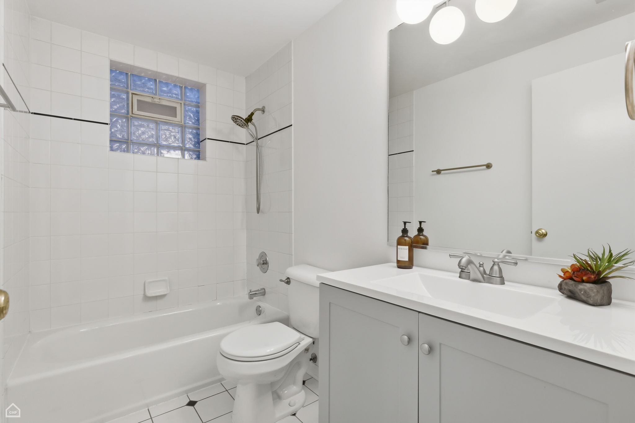 830 N Hermitage Ave 2 - Karen Ranquist_101325_013