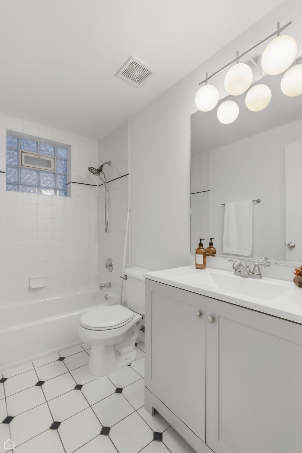 830 N Hermitage Ave 2 - Karen Ranquist_101325_021