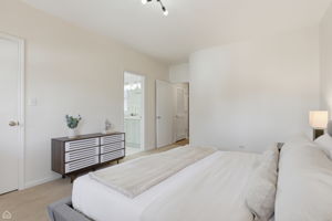 830 N Hermitage Ave 2 - Karen Ranquist_101325_010