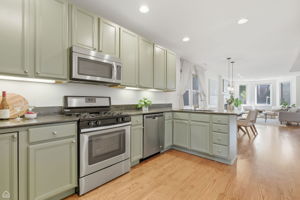 830 N Hermitage Ave 2 - Karen Ranquist_101325_019