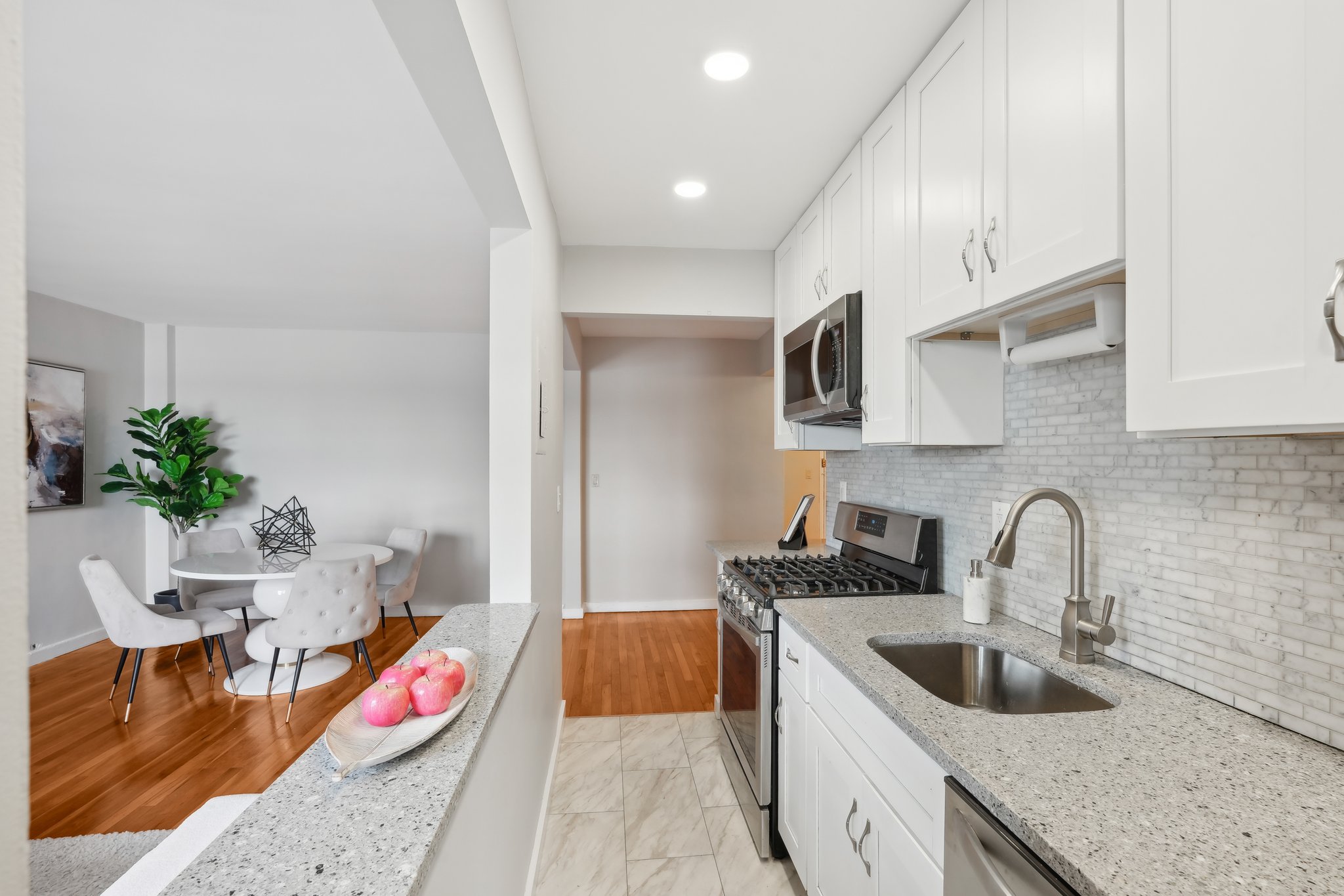 8300 Boulevard E-1704-016.jpg