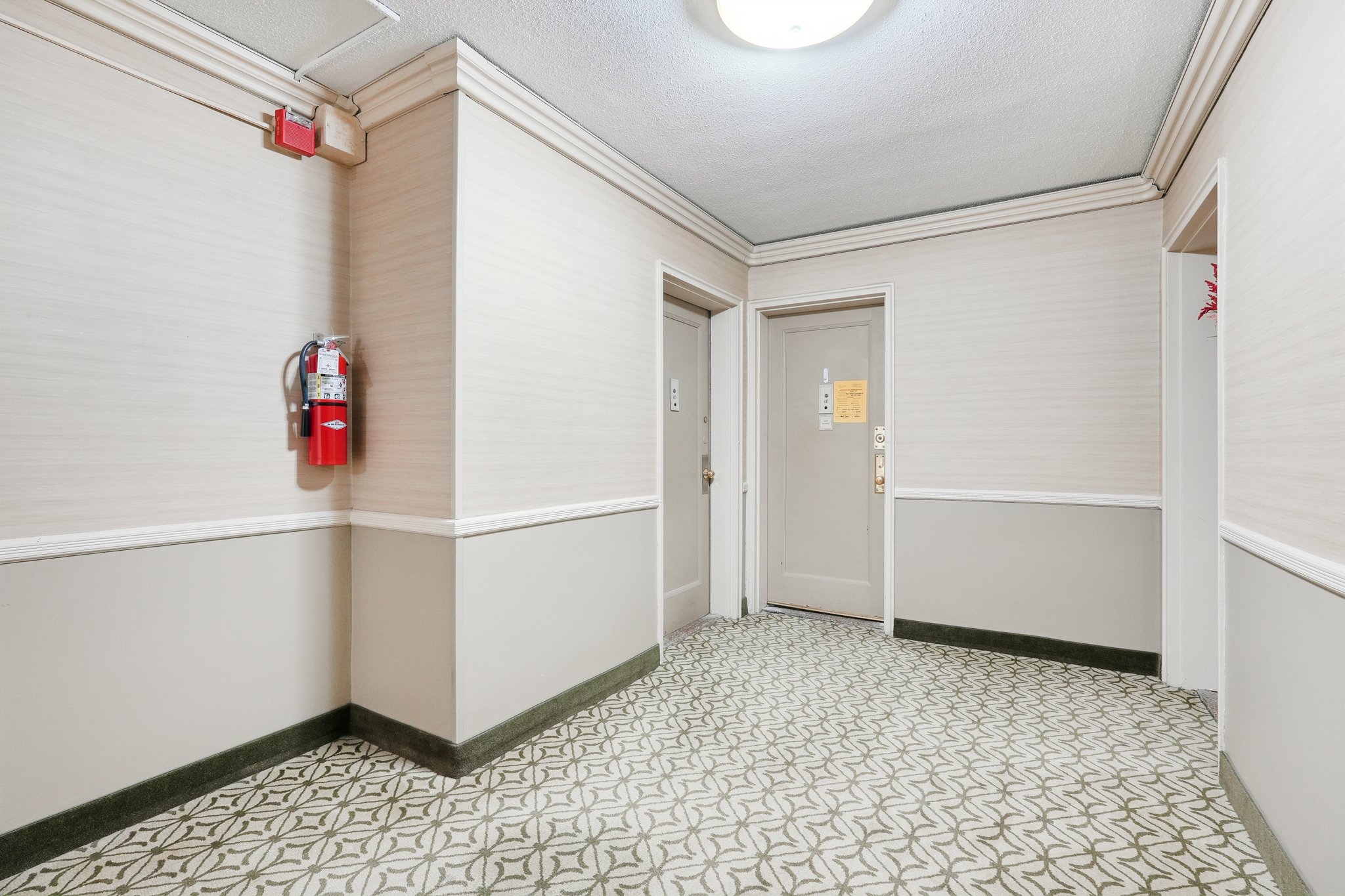 8300 Boulevard E-1704-030.jpg
