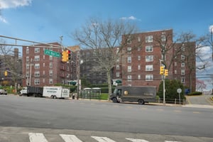 8300 Boulevard E-1704-001.jpg