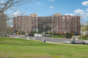 8300 Boulevard E-1704-002.jpg