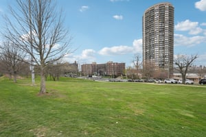 8300 Boulevard E-1704-003.jpg