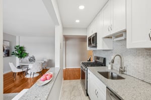 8300 Boulevard E-1704-016.jpg