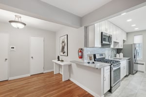 8300 Boulevard E-1704-017.jpg