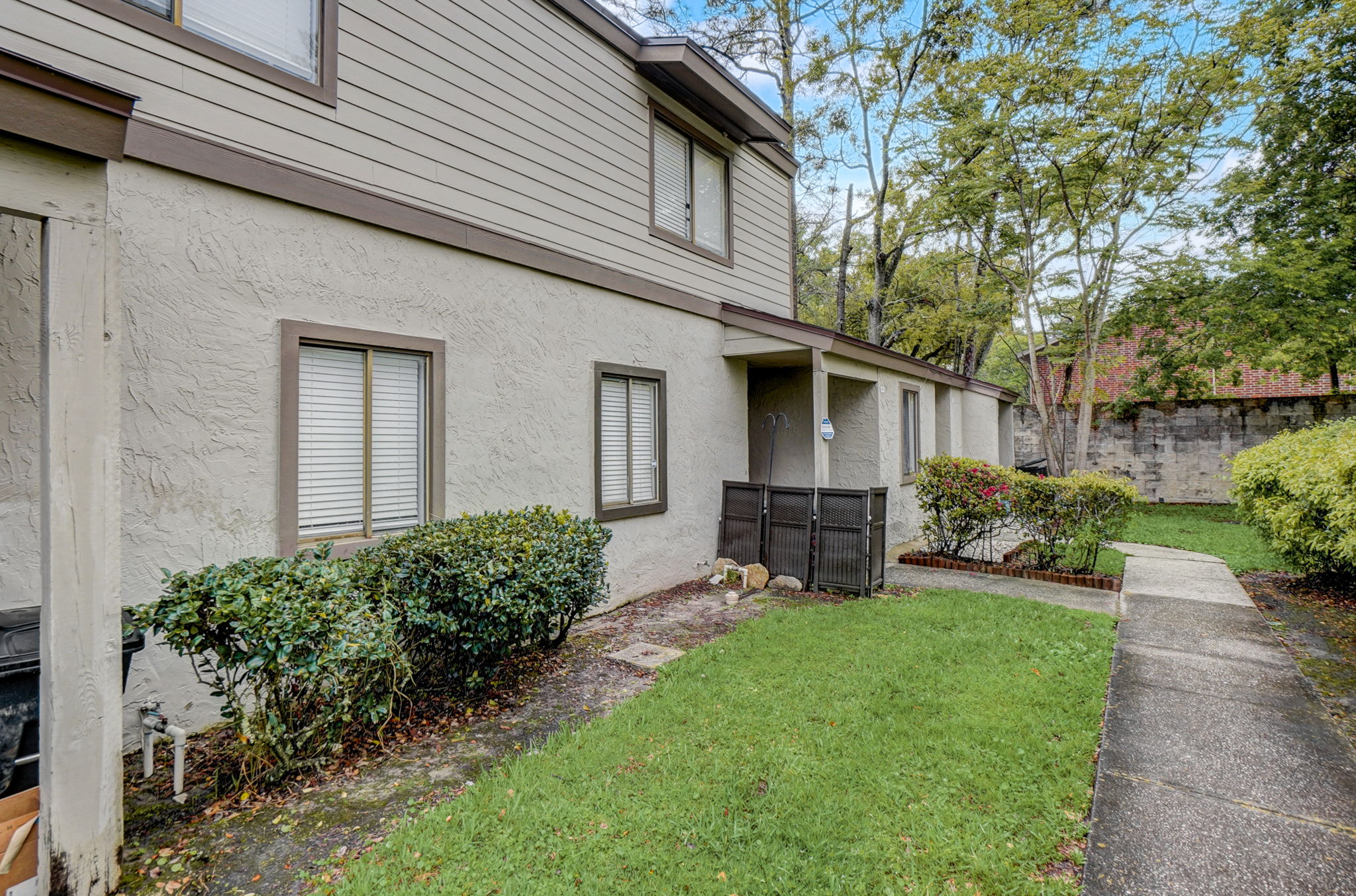 Plaza Gate Ln 1071 -002