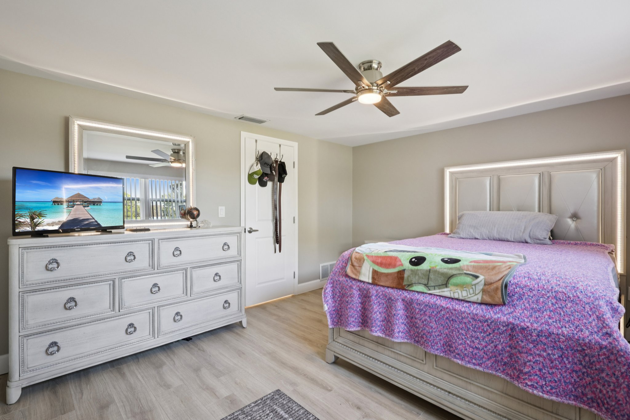 Valley Stream Ln-S2212-030.jpg