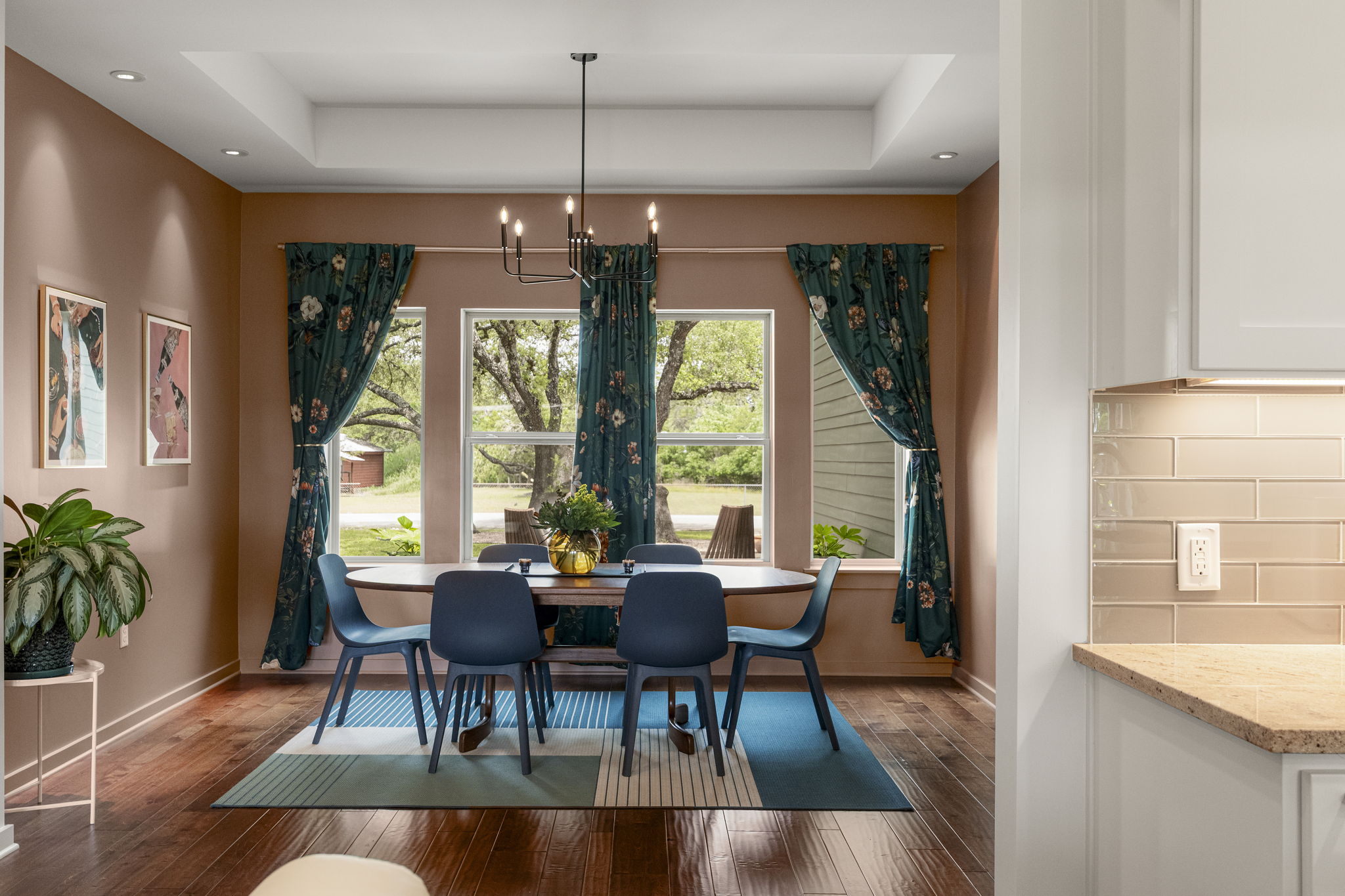 Perfectly suited for everything from intimate dinners to festive holiday gatherings.